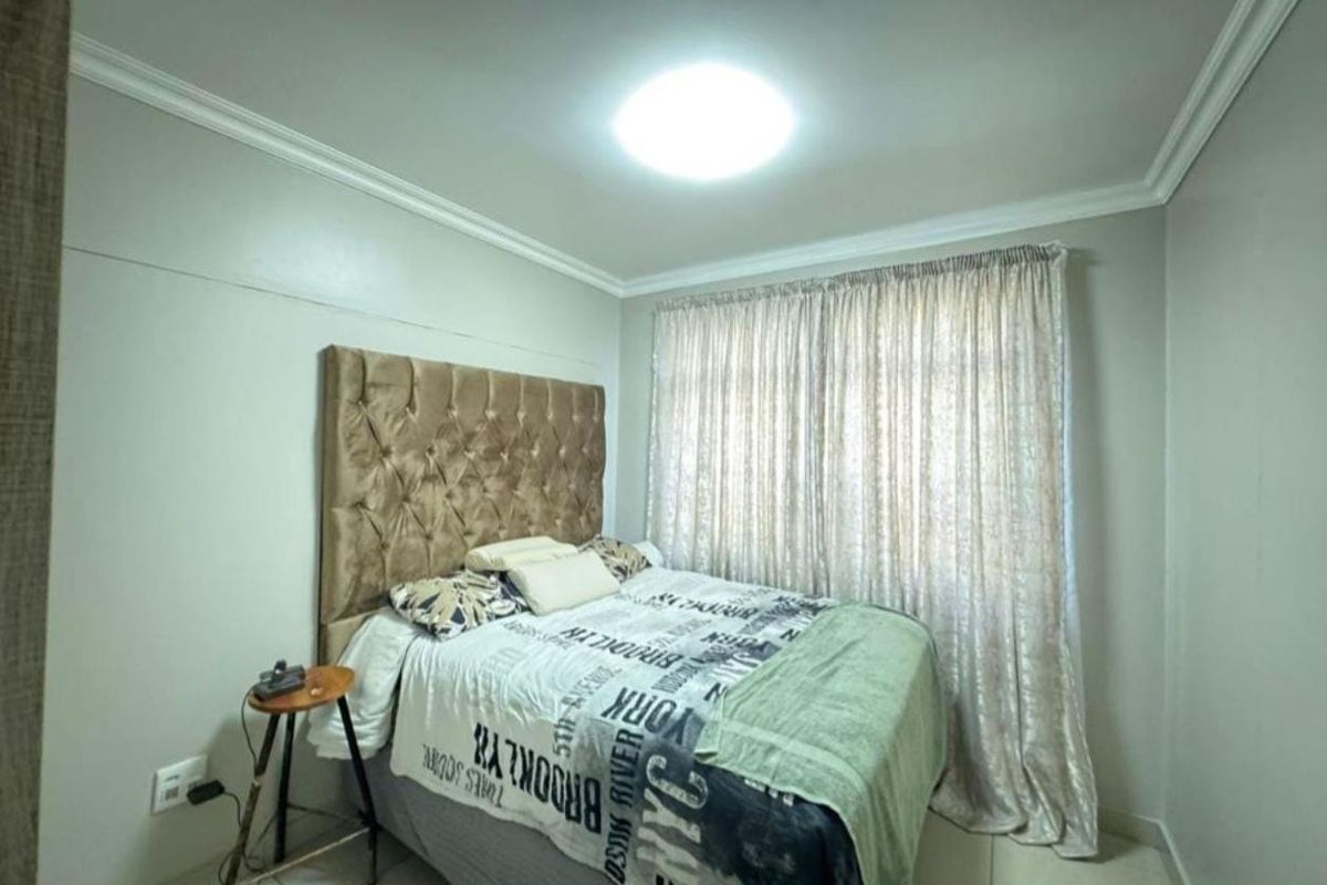 2 Bedroom, 1 Bathroom Apartment for Sale in Umhlanga, Durban - Photo 5