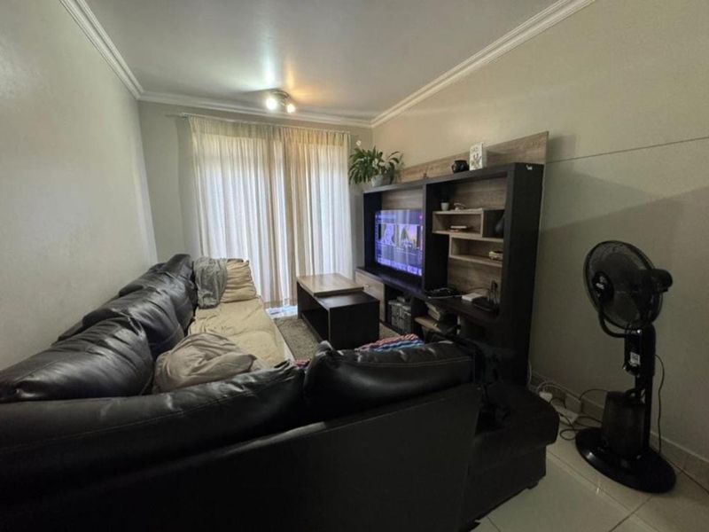 2 Bedroom, 1 Bathroom Apartment for Sale in Umhlanga, Durban - Photo 4