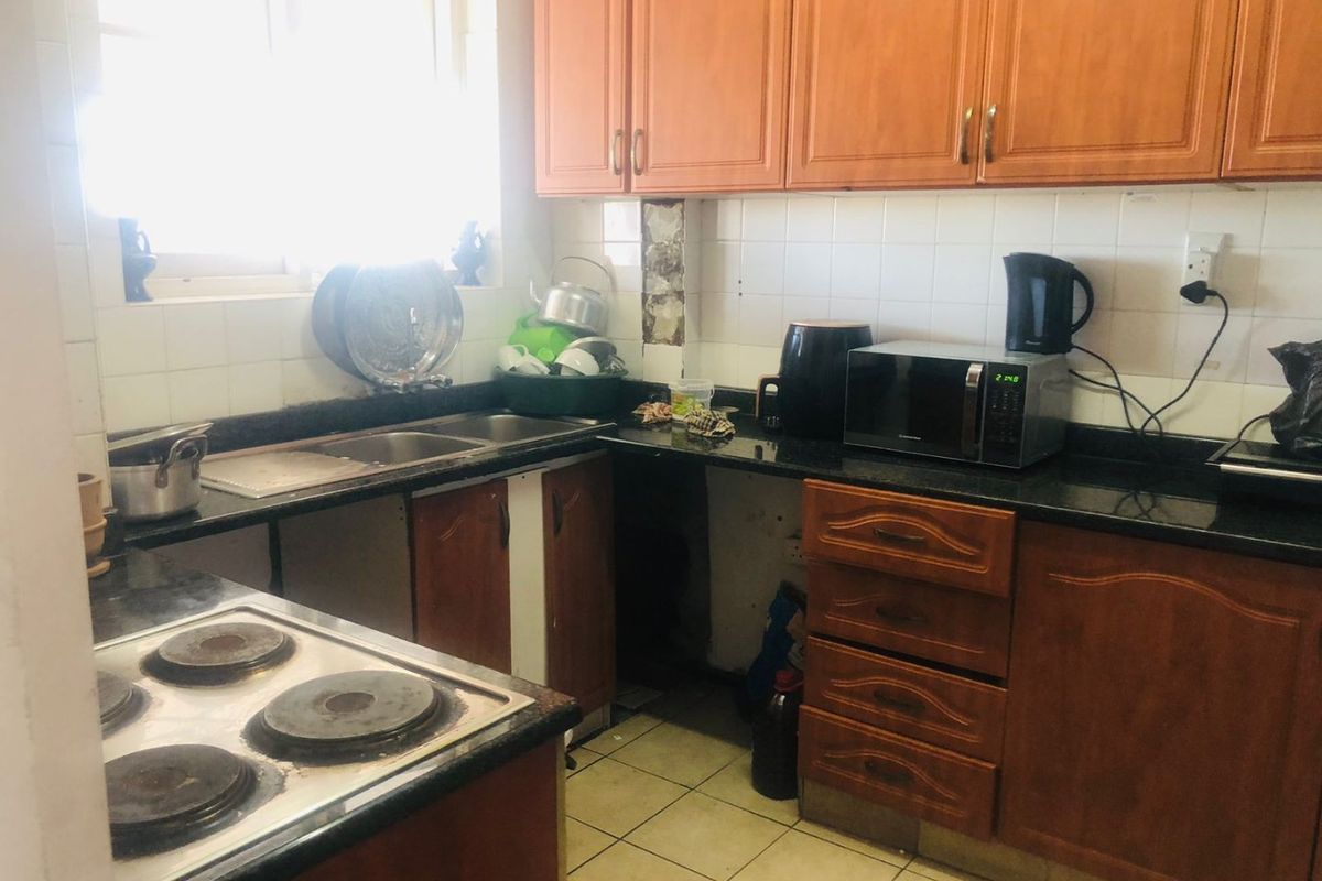 3 Bedrooms, 2 Bathrooms Apartment For Sale In South Beach, Durban - Photo 2