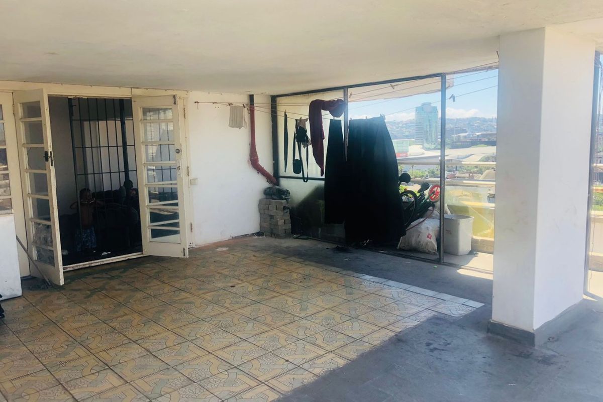 3 Bedrooms, 2 Bathrooms Apartment For Sale In South Beach, Durban - Photo 5