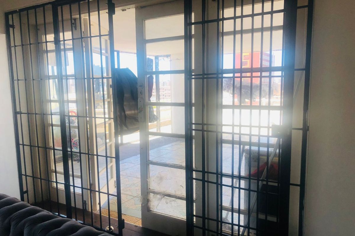 3 Bedrooms, 2 Bathrooms Apartment For Sale In South Beach, Durban - Photo 4