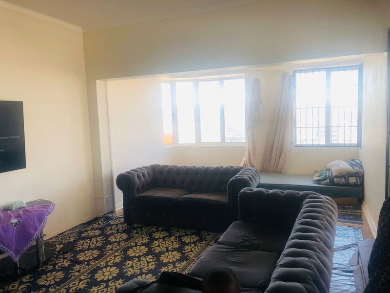 3 Bedrooms, 2 Bathrooms Apartment For Sale In South Beach, Durban - Photo 3