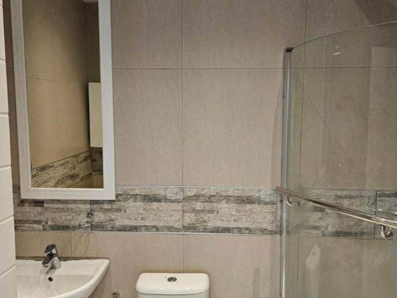 2 Bedroom, 1 Bathroom Apartment for Sale in Umhlanga, Durban - Photo 8