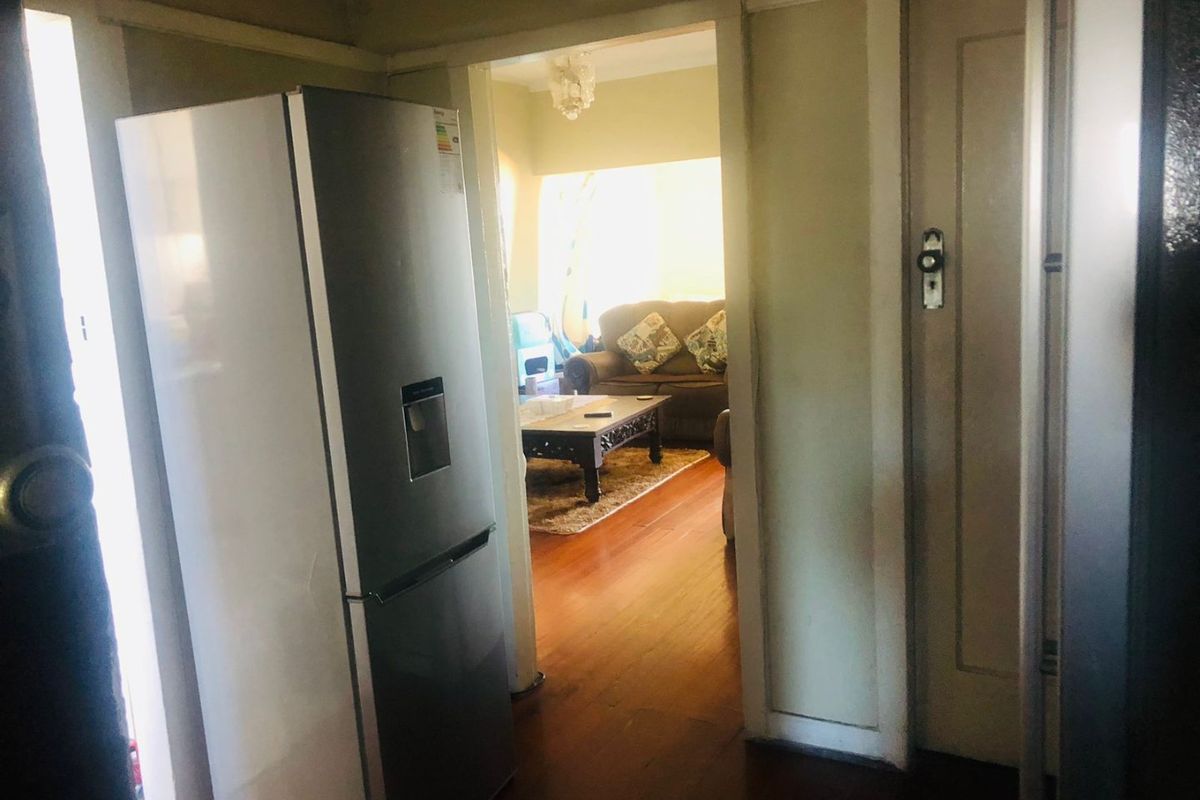 2.5 Bedrooms, 1 Bathroom Apartment For Sale In North Beach, Durban - Photo 3