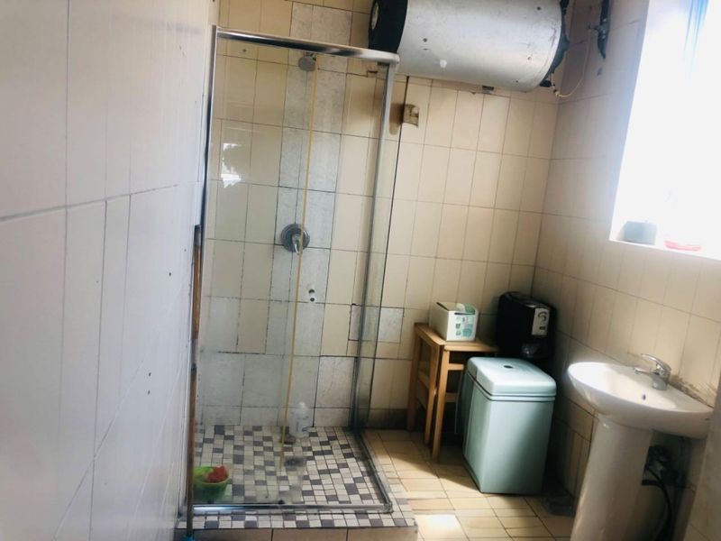 2.5 Bedrooms, 1 Bathroom Apartment For Sale In North Beach, Durban - Photo 8