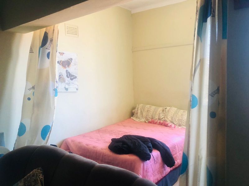 2.5 Bedrooms, 1 Bathroom Apartment For Sale In North Beach, Durban - Photo 7