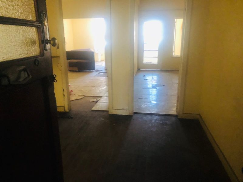 2.5 Bedrooms, 1 Bathrooms Apartment For Sale In Bulwer, Berea, Durban - Photo 3