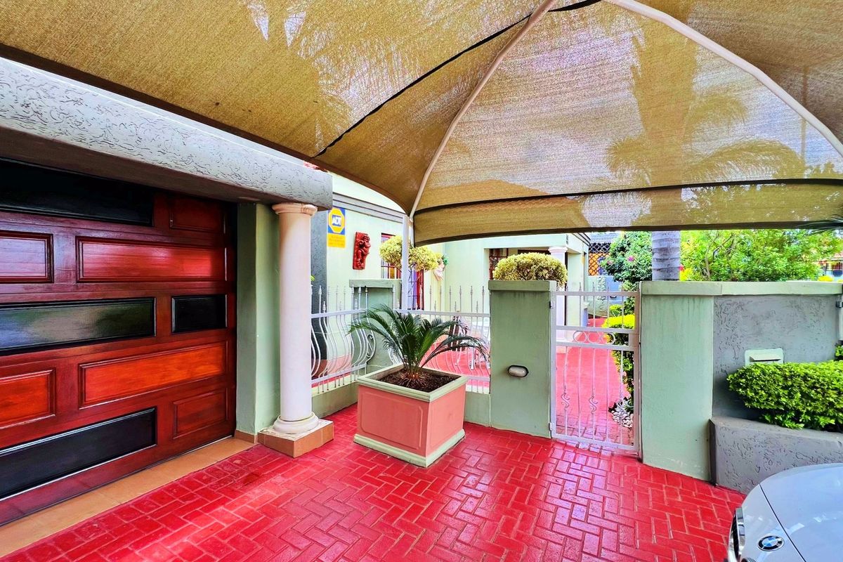 3 Bedroom 2 bathroom House for sale - Photo 4