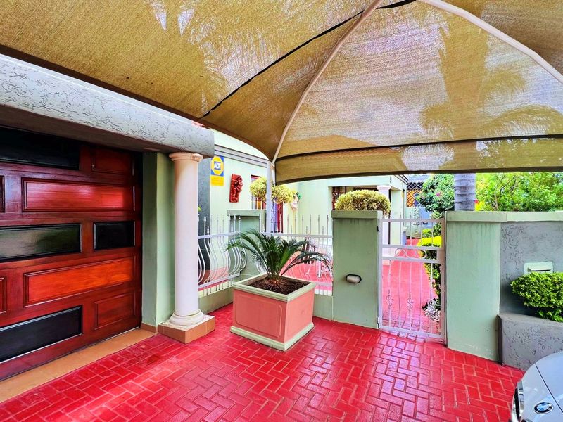 3 Bedroom 2 bathroom House for sale - Photo 4