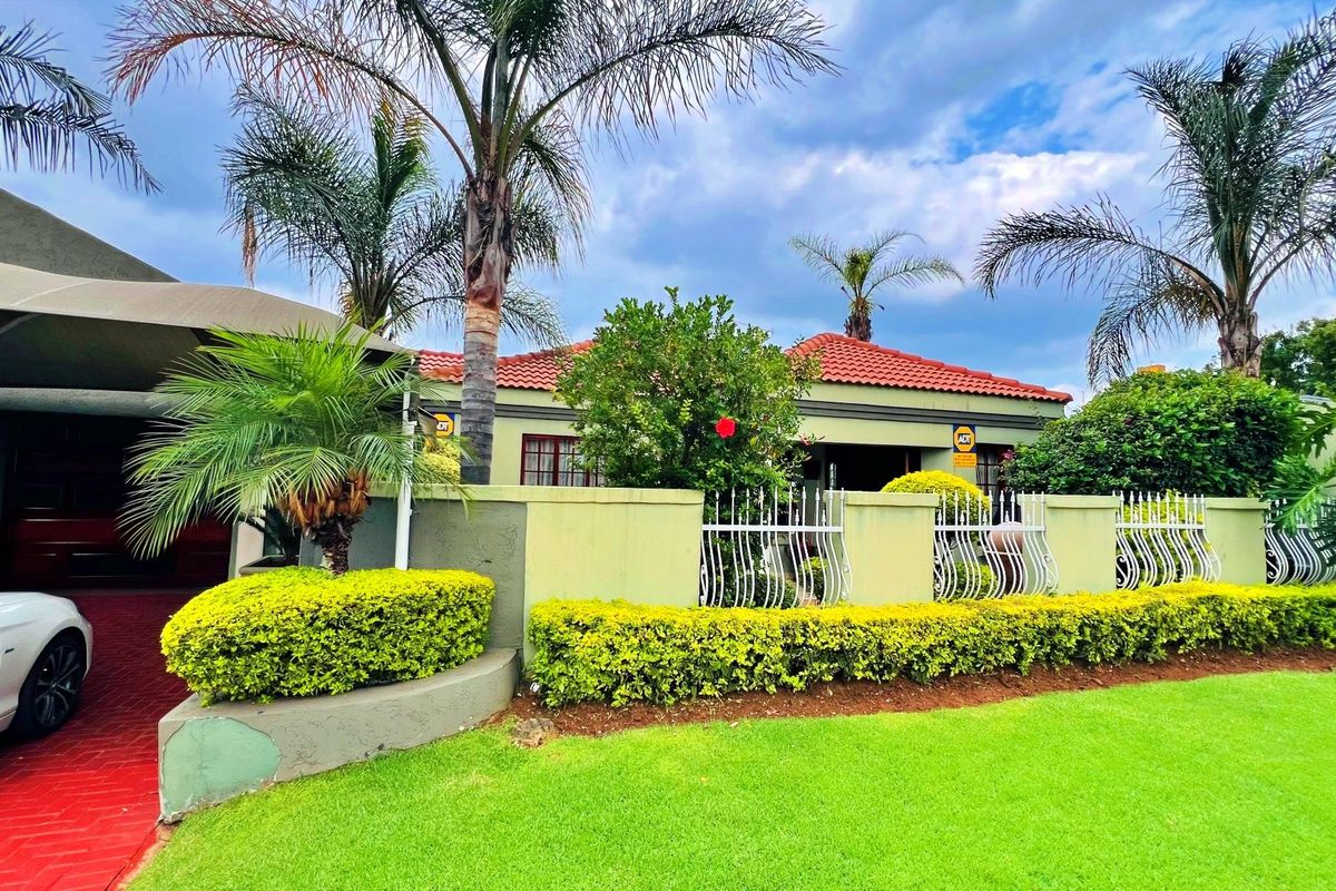 3 Bedroom 2 bathroom House for sale - Photo 3