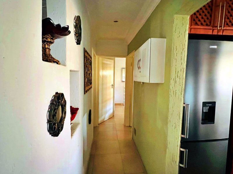 3 Bedroom 2 bathroom House for sale - Photo 7