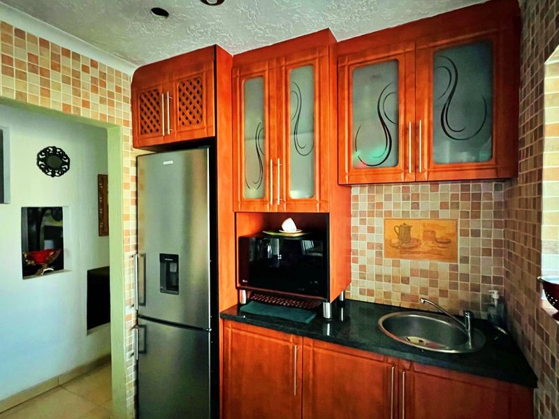 3 Bedroom 2 bathroom House for sale - Photo 6