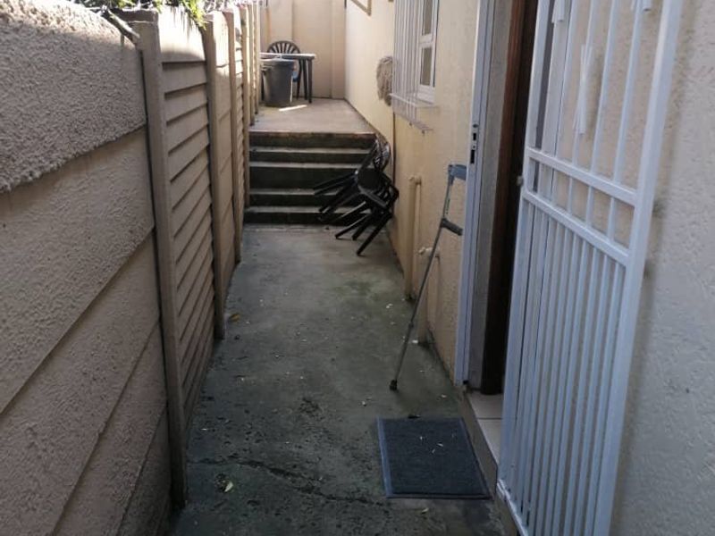 SPACIOUS FAMILY HOME / INVESTMENT PROPERTY UP FOR GRABS! - Photo 9