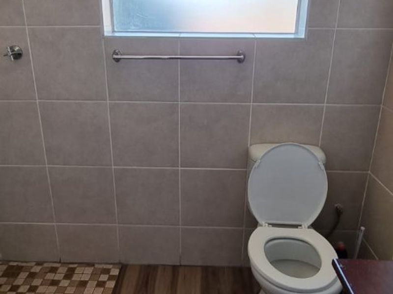 SPACIOUS FAMILY HOME / INVESTMENT PROPERTY UP FOR GRABS! - Photo 7