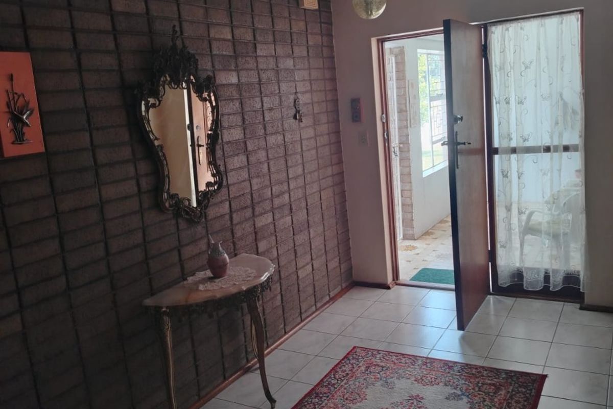 7 Bedroom Family Home is a gem!  - Photo 5