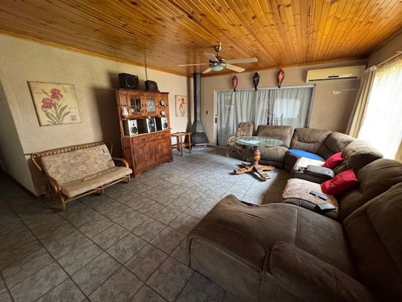 Charming Pomona Family Home with Flatlet and Garden - Photo 2