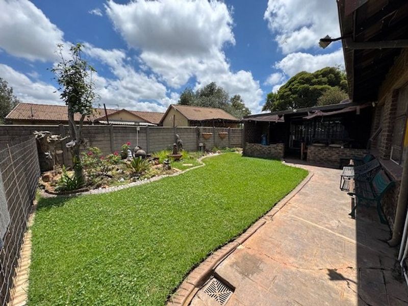 Charming Pomona Family Home with Flatlet and Garden - Photo 1
