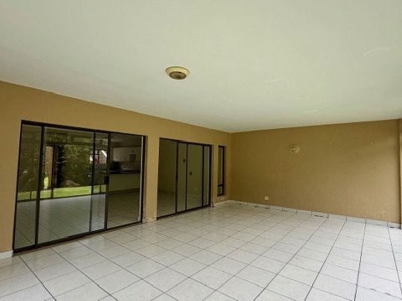 Butleigh – Spacious 4-Bedroom Apartment in St Michaels on Sea - Photo 3