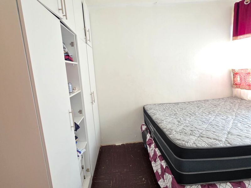 3 Bedroom Secure Front Facing Unit with 24 Hour Security - Photo 10