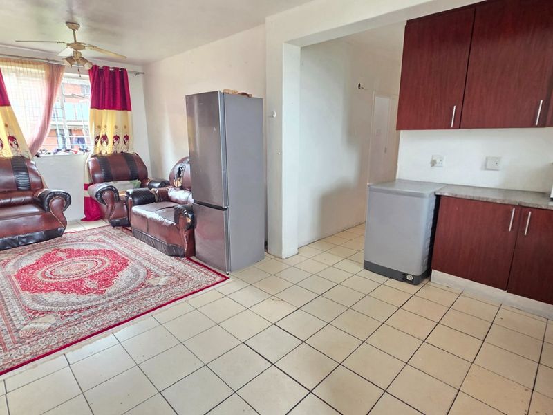 3 Bedroom Secure Front Facing Unit with 24 Hour Security - Photo 6