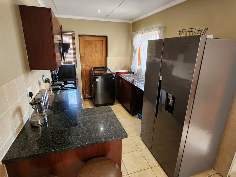 Two Bedroom Townhouse For Sale in Saint Remy, Arundo Security Estate - Photo 7