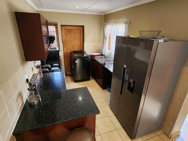 Two Bedroom Townhouse For Sale in Saint Remy, Arundo Security Estate - Photo 6