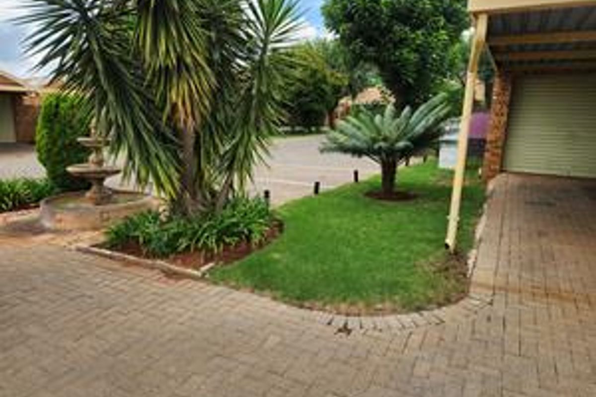 Your  New Home: Bright, Airy, 2-Bedroom Gem! - Photo 2