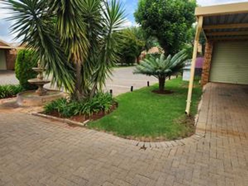 Your  New Home: Bright, Airy, 2-Bedroom Gem! - Photo 2