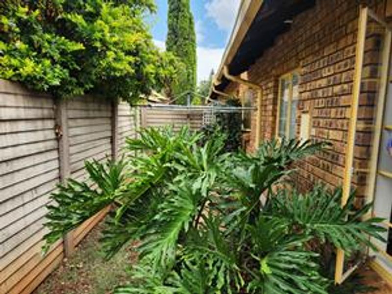 Your  New Home: Bright, Airy, 2-Bedroom Gem! - Photo 9