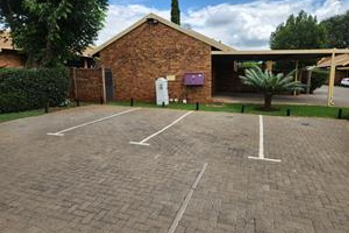 Your  New Home: Bright, Airy, 2-Bedroom Gem! - Photo 5