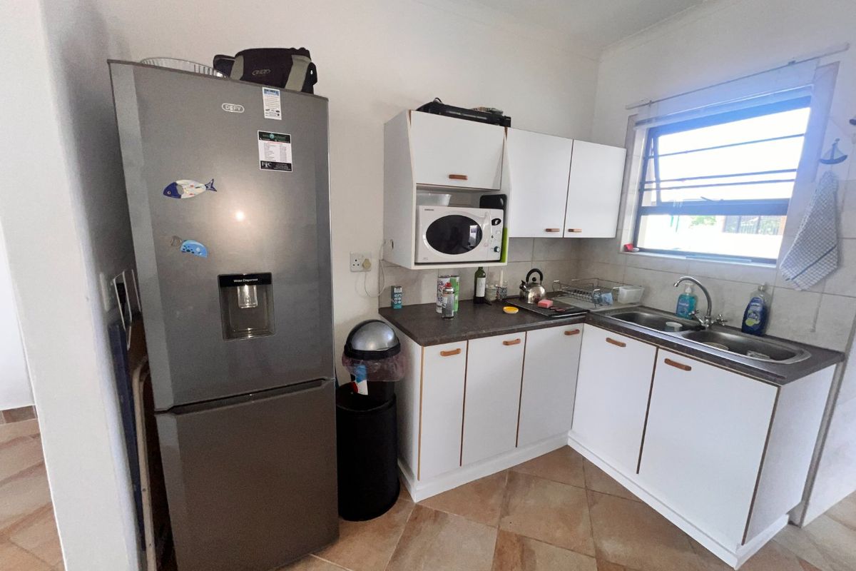 Short term rental fully furnished house  - Photo 2