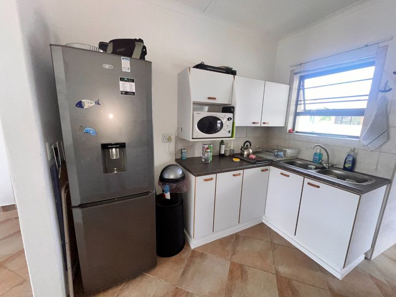 Short term rental fully furnished house  - Photo 2