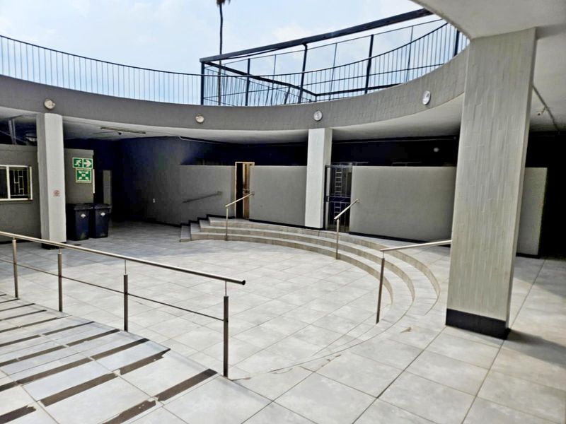 Spacious bachelor apartment for sale  - Photo 2