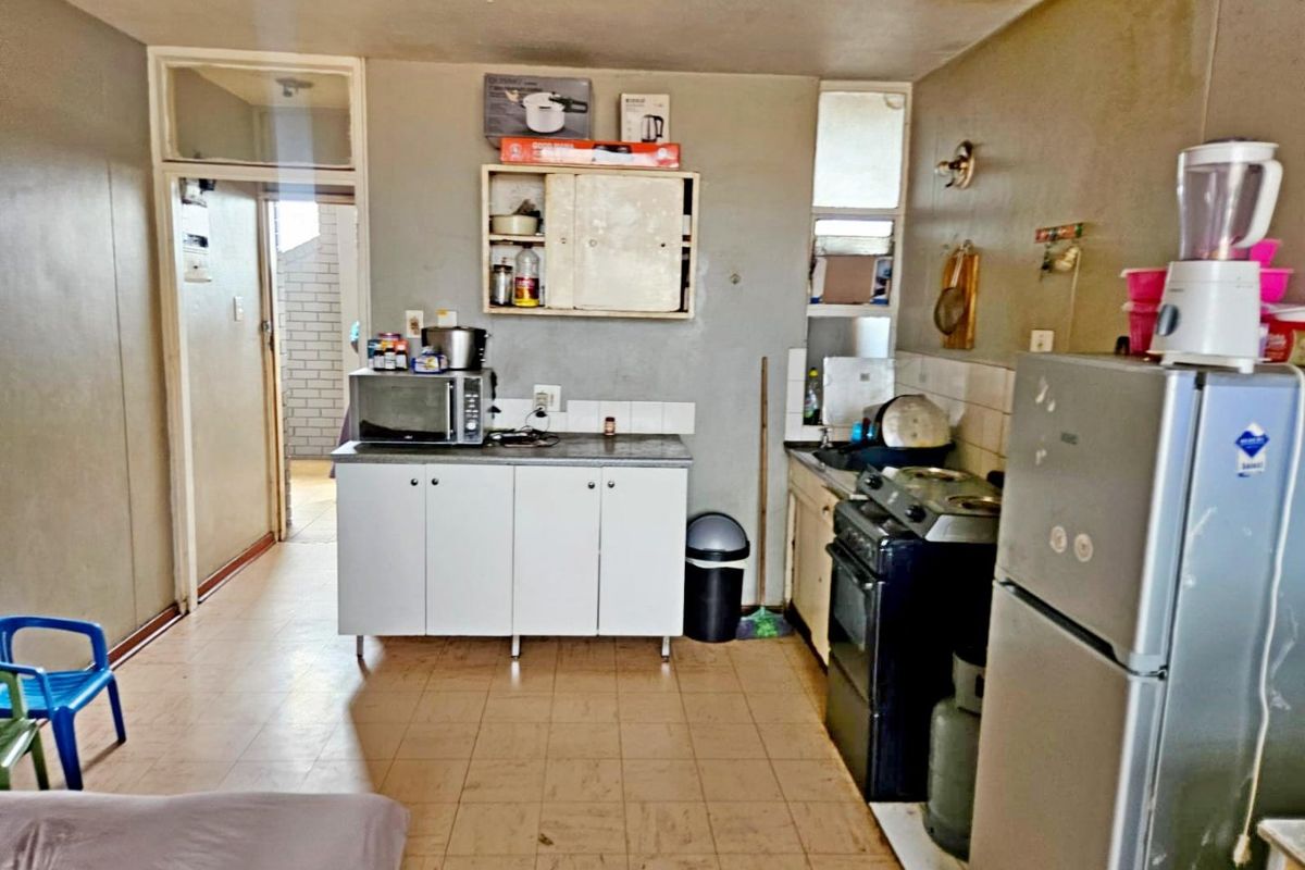 Spacious bachelor apartment for sale  - Photo 4