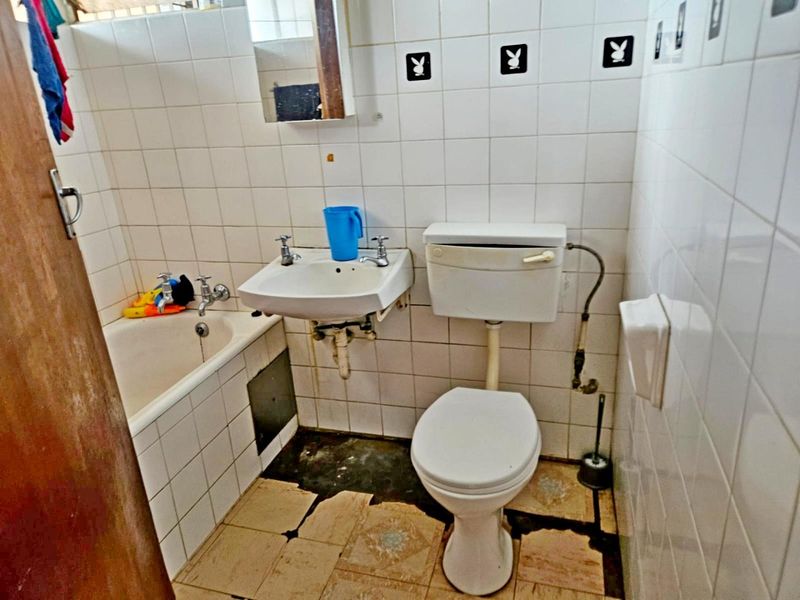 Spacious bachelor apartment for sale  - Photo 6