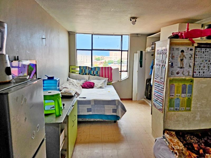 Spacious bachelor apartment for sale  - Photo 5