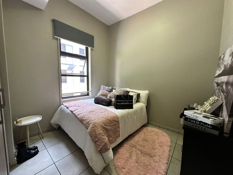 1-Bedroom Executive Apartment For Sale at Rosebank - Photo 7