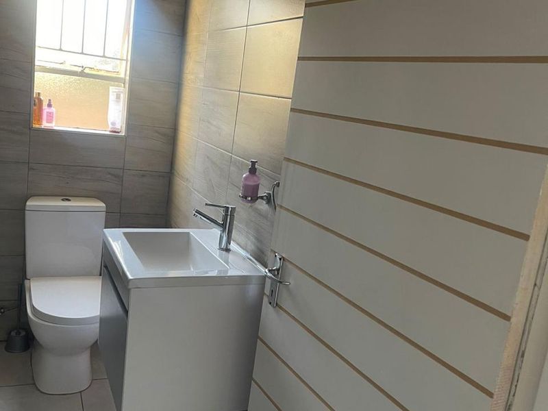 2-Bedroom Townhouse to Rent, Heuwelsig, Centurion - Photo 7