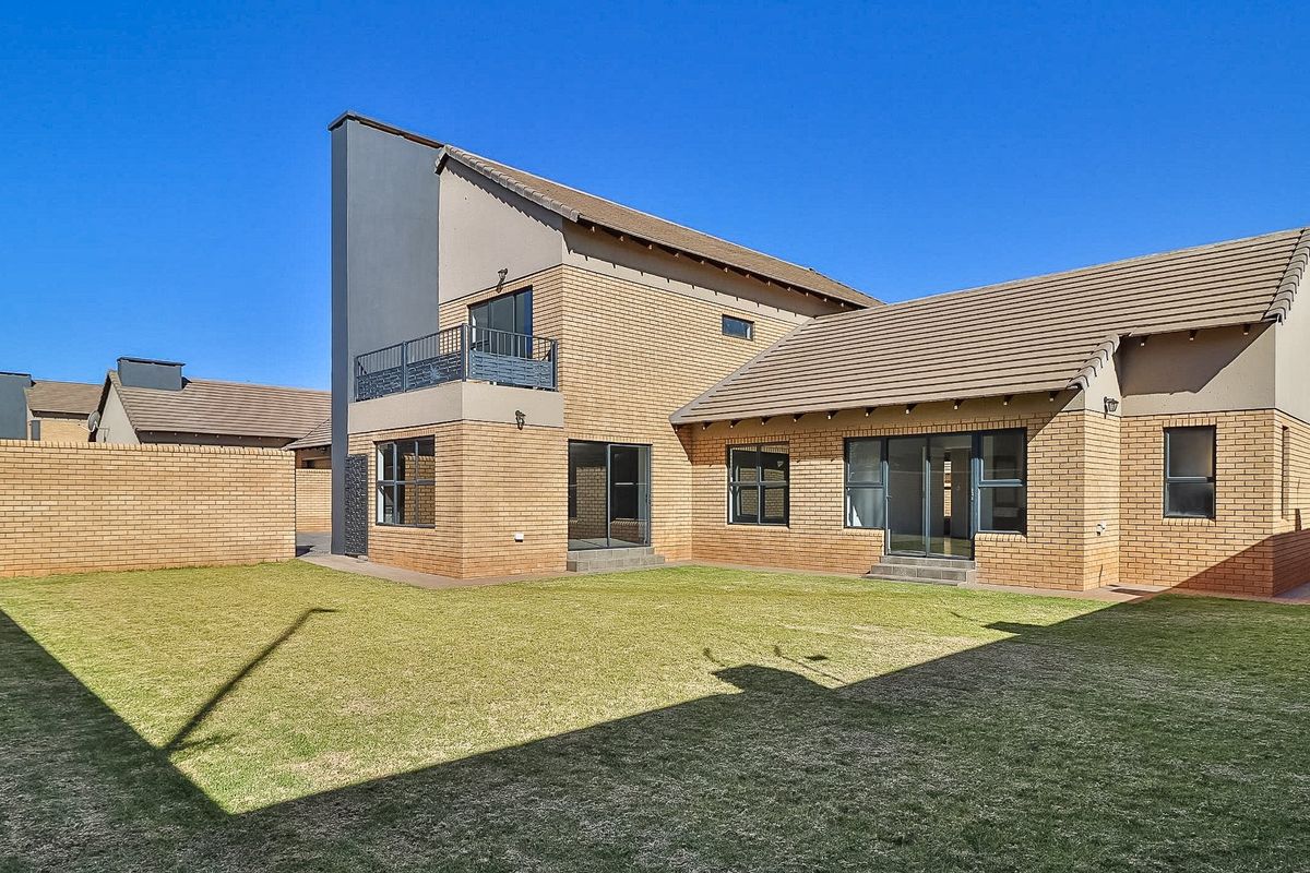 24/7 Security - Photo 3