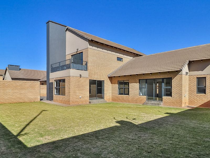 24/7 Security - Photo 3