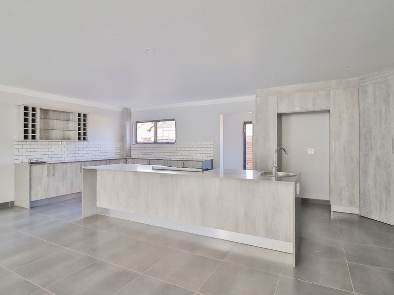 24/7 Security - Photo 4