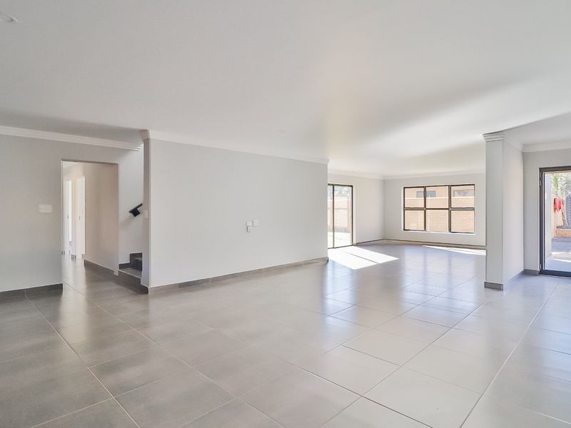 24/7 Security - Photo 9