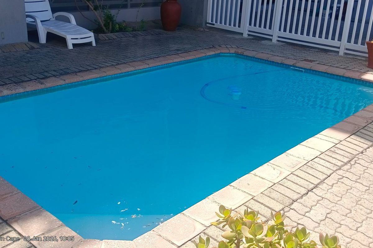 By Appointment Only: Top-Floor Sea View Apartment | Secure Boland Park Villa | Walk to Diaz & Santos Beach - Photo 2