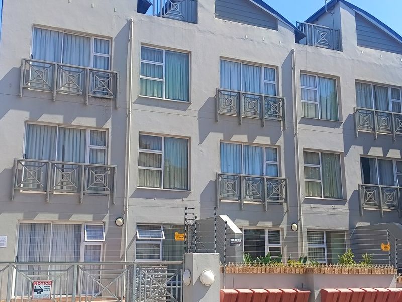 By Appointment Only: Top-Floor Sea View Apartment | Secure Boland Park Villa | Walk to Diaz & Santos Beach - Photo 5