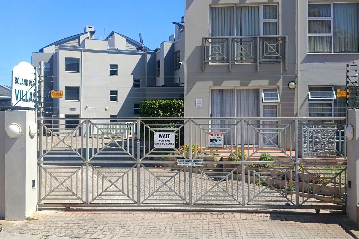 By Appointment Only: Top-Floor Sea View Apartment | Secure Boland Park Villa | Walk to Diaz & Santos Beach - Photo 4