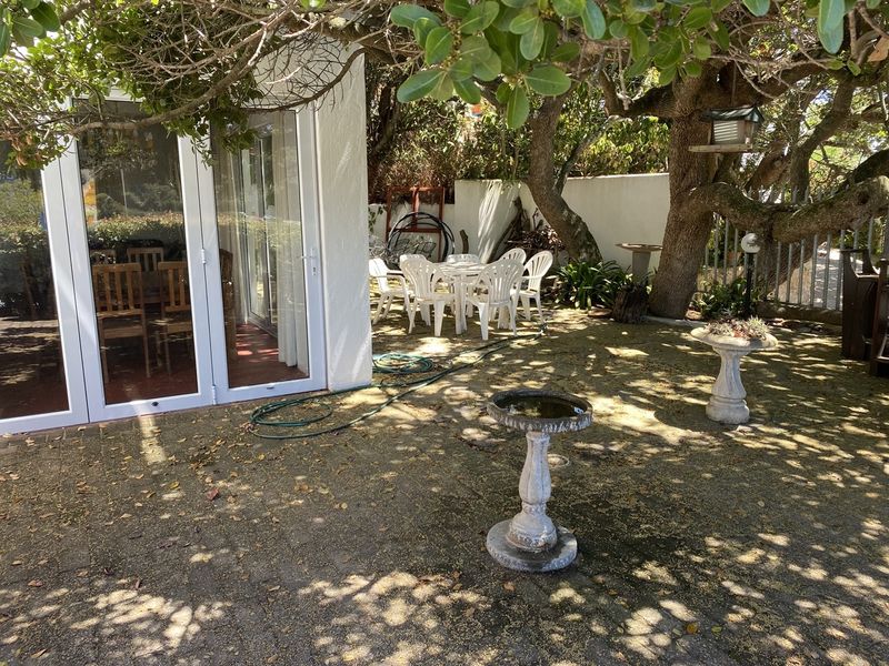 This property is ideally positioned in a prime location, offering a tranquil and peaceful living environment - Photo 3
