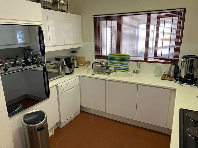 This property is ideally positioned in a prime location, offering a tranquil and peaceful living environment - Photo 10