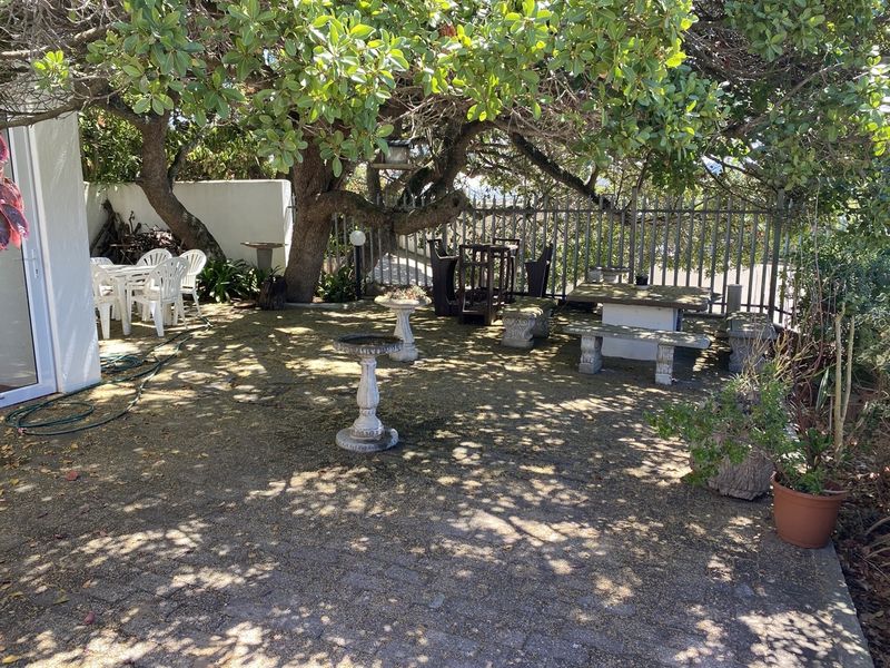 This property is ideally positioned in a prime location, offering a tranquil and peaceful living environment - Photo 2