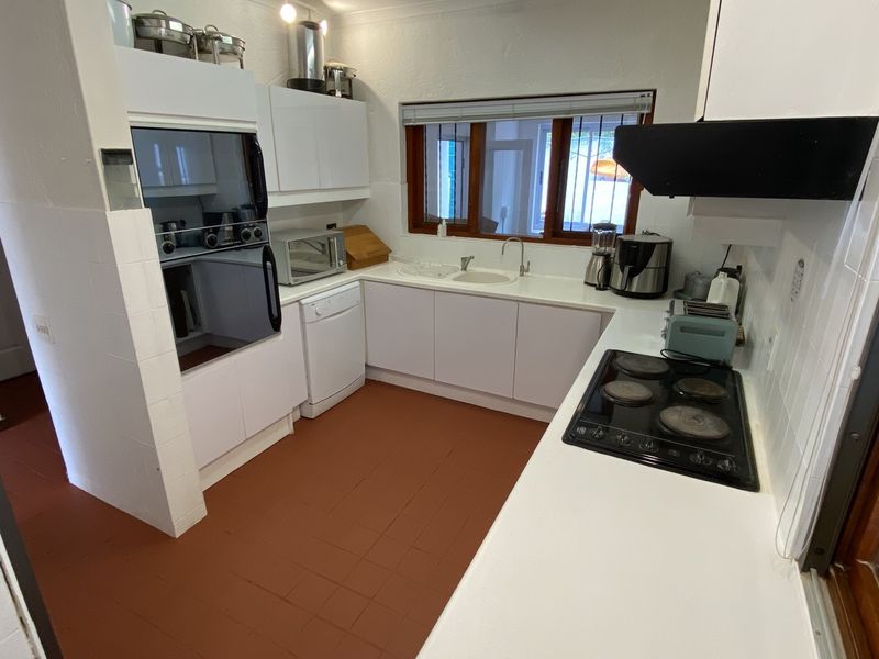 This property is ideally positioned in a prime location, offering a tranquil and peaceful living environment - Photo 10