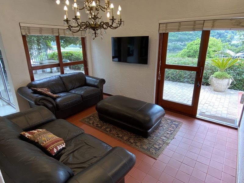 This property is ideally positioned in a prime location, offering a tranquil and peaceful living environment - Photo 9